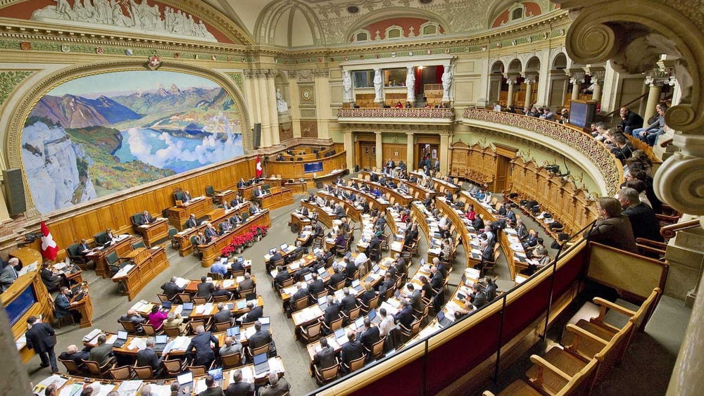 Der Nationalrät hält an seinem Gegenvorschlag zur «Kovi» fest. © parlament.ch