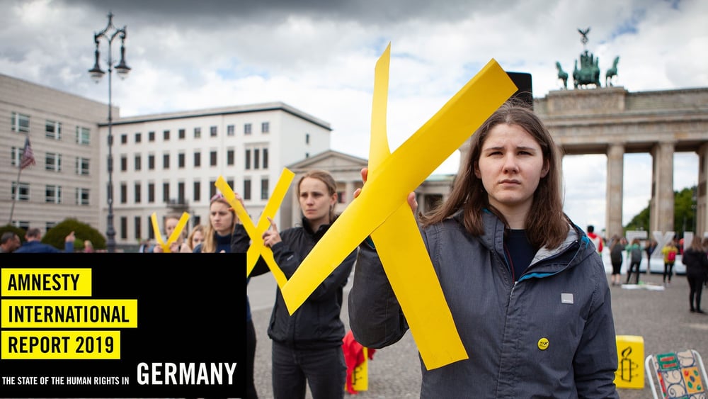 Junge Amnesty-Mitglieder riefen vor den Europa-Wahlen dazu auf, die Menschenrechte beim Wählen nicht zu vergessen.© Jan Petersmann