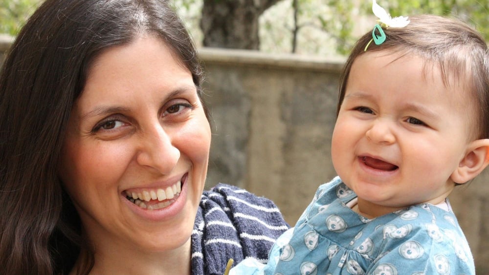 Die britisch-iranische Staatsbürgerin Nazanin Zaghari-Ratcliffe mit ihrer Tochter Gabriella (Archivaufnahme aus dem Jahr 2016)  © Free Nazanin