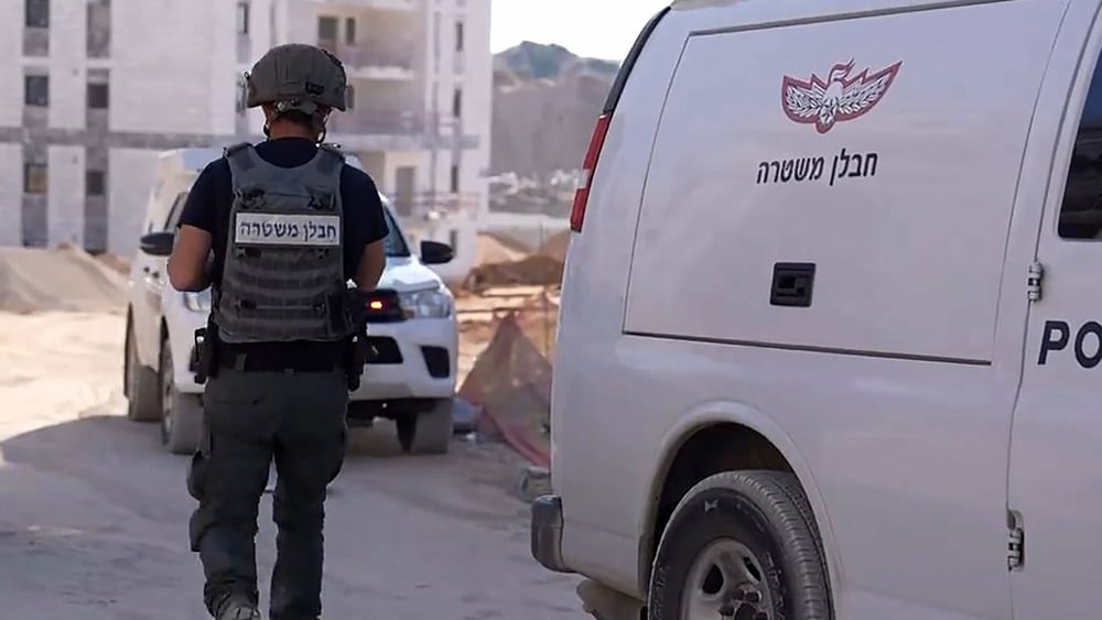 Israelische Sicherheitskräfte inspizieren die Lage in der südlichen israelischen Stadt Sderot, am 2. Mai 2023. © IMAGO / UPI Photo