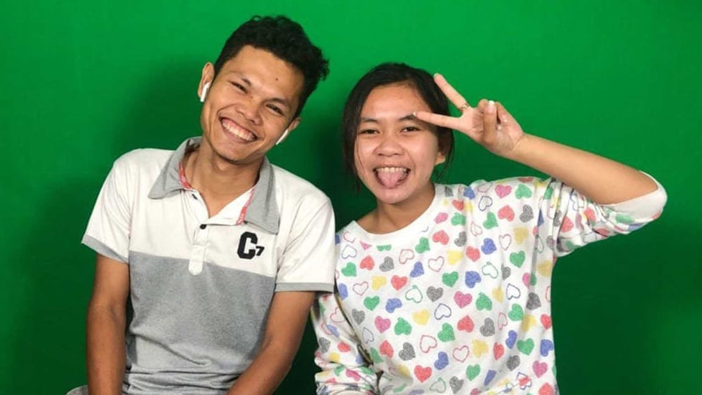 Phuon Keorasmey and Thun Ratha sind zwei der insgesamt sechs inhaftierten Umweltaktivist*innen, die umgehend freigelassen werden müssen.  © Mother Nature Cambodia