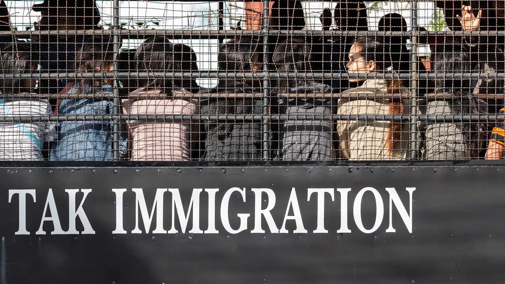 Rücktransport von MigrantInnen in Thailand © SOMRERK WITTHAYANANT / Shutterstock.com