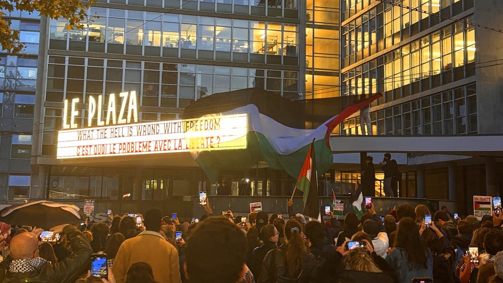 Demonstrant*innen während der spontanen, friedlichen Demonstration in Genf vom 2. Oktober 2025 © Amnesty International