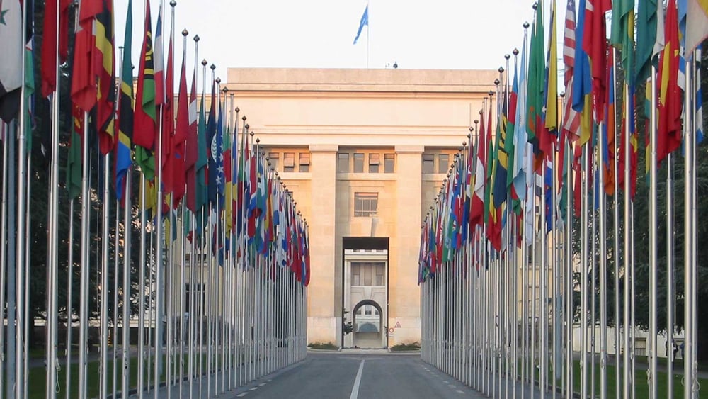 Der Zugang zum internationalen Genf ist nicht für alle Menschenrechtsverteidiger*innen gewährleistet, restriktive Visa-Vergaben behindern die Teilnahme an internationalen Konferenzen und Meetings. © Amnesty International