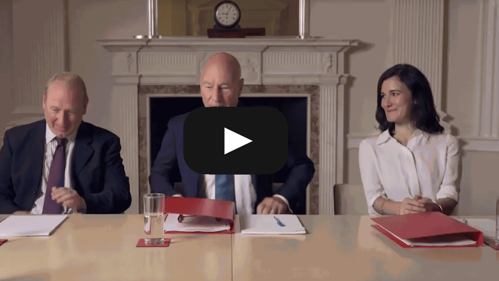 «Was hat die EMRK je für uns getan?» Englischer Sketch von The Guardian und Monty Python mit Schauspieler Patrick Stewart, der zur Anti-Menschenrechts-Initiative ausgezeichnet passt. © The Guardian.