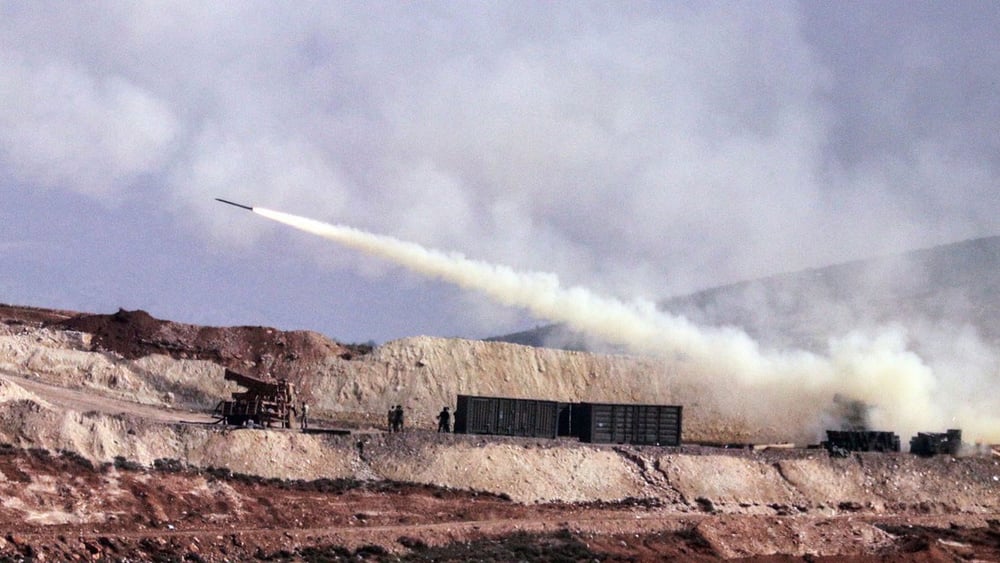 Türkisches Artilleriefeuer auf syrisch-kurdische Stellungen in der Region Afrin, 9. Februar 2018. © AP / Keystone