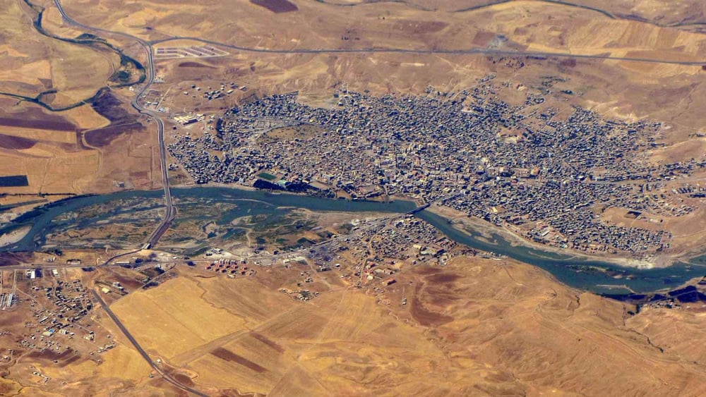 Die türkische Stadt Cizre mit dem Fluss Tigris aus der Vogelperspektive, Juli 2012. © Wikicommons, Rehman Abubakr