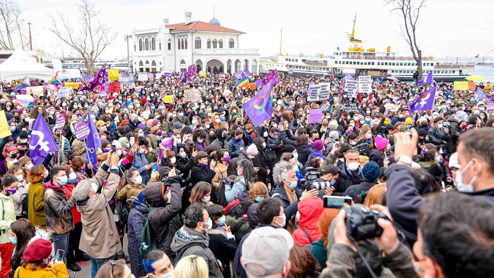 Massenprotest gegen den Rückzug der Türkei aus der Istanbul-Konvention, Ende März 2021. © Amnesty International Turkey