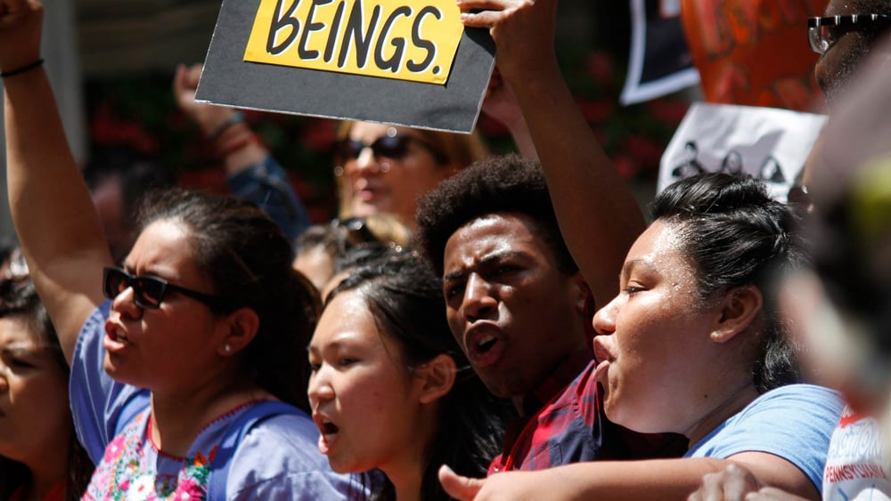 Demonstration in Philadelphia, an der die Schliessung der Haftanstalten an der Grenze zwischen den USA und Mexiko gefordert werden. © Jana Shea/shutterstock.com