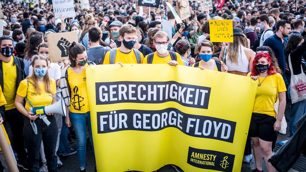 Auf der ganzen Welt wurde gegen Rassismus und Polizeigewalt demonstriert, wie hier im Juni in Wien. ©Christopher Glanzl / Amnesty International Austria