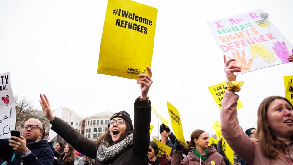 Protest gegen Trumps Erlass, Muslimen und Muslimen die Einreise zu verwehren. © Amnesty International USA