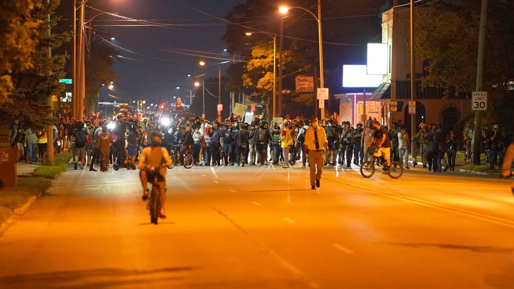 Nach den Schüssen auf Jacob Blake in Kenosha / Wisconsin, kam es zu erneuten Protesten. © Aaron of L.A. Photography / shutterstock