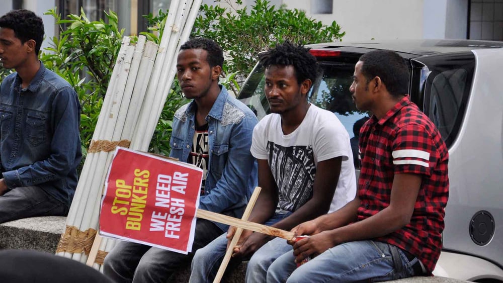 Demonstranten in Genf: «Wir brauchen frische Luft!» | © Julie Jeannet