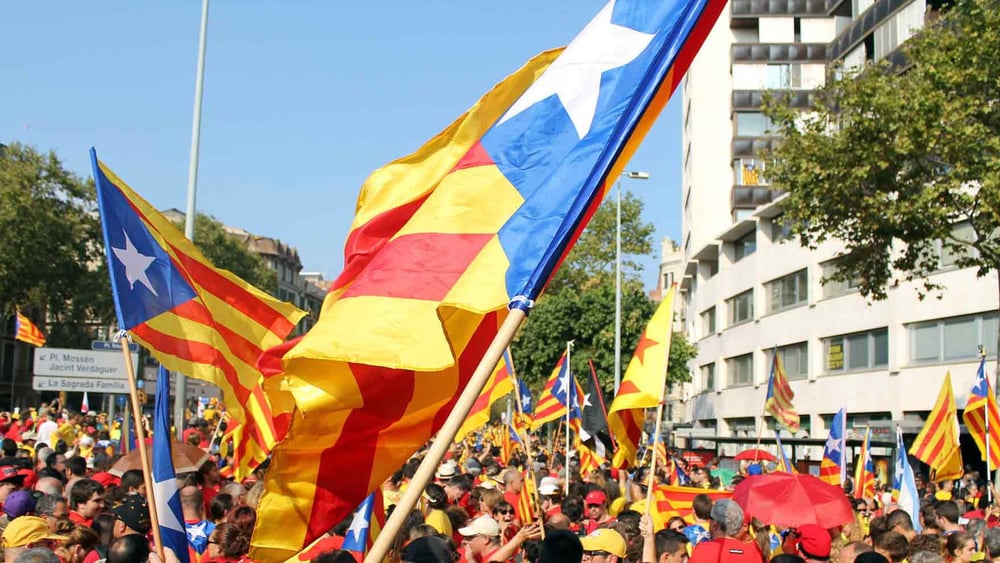 Hunderttausende Menschen haben am 300. Nationalfeiertag Kataloniens im September 2014 in Barcelona für einen eigenen Staat demonstriert. © Pandreu / Shutterstock