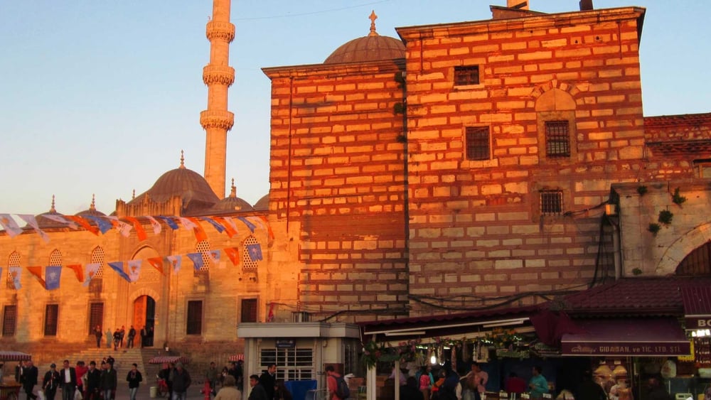 Der Roman «Bilqiss» erzählt die Geschichte einer freigeistigen Frau. © Martin Furtschegger