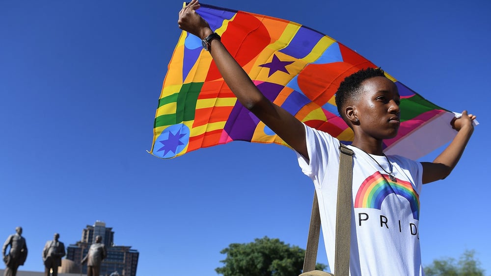 Eine Premiere: Teilnehmerin der ersten Pride Parade in Gaborone, Botswana, November 2019. © Monirul Bhuiyan /AFP/ Getty Images