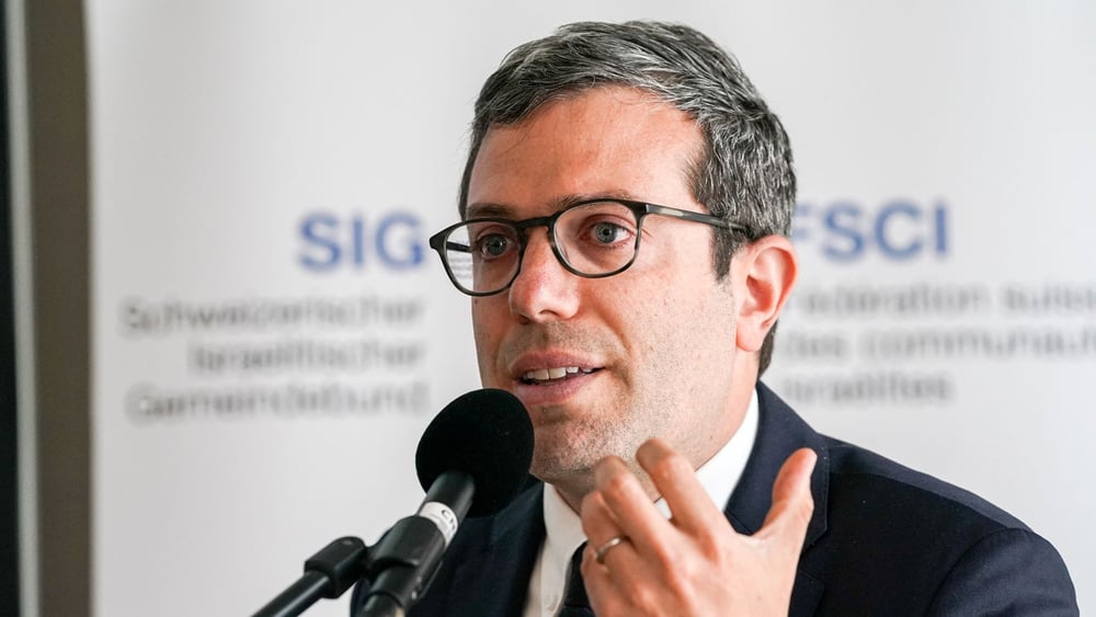 «Die Leute müssen wissen, dass es eine Grenze gibt, auch für Worte im Internet.» SIG-Generalsekretär Jonathan Kreutner. In der Galerie (Klick auf Bild) zwei Grafiken zu den antisemitischen Vorfällen 2020. © zvg