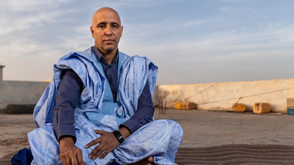 Eigentlich möchte er nach Deutschland, zu Frau und Kind: Der ehemalige Guantánamo- Häftling Mohamedou Ould Slahi in Nouakchott, Mauretanien. © Lando Hass/KEYSTONE/LAIF