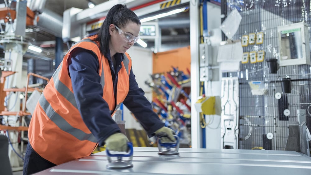 Ein Sicherheitsrisiko: 74 Prozent der Sicherheitsausrüstungen sind für Männer gemacht, Frauen schützen sie nur unzureichend. © KEYSTONE/IMAGE SOURCE/Monty Rakusen