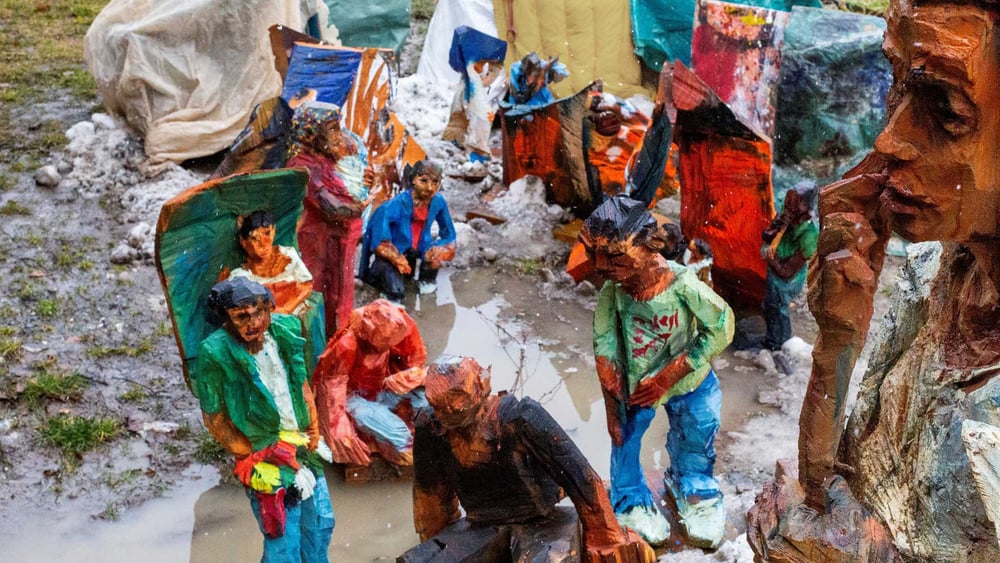 Holzskulpturen von Peter und Maria Leisinger. © P.Leisinger