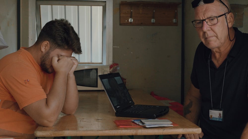 Chefinspektor Stefan Hirt will Missstände auf Schweizer Baustellen aufdecken – und illegale Arbeitsverhältnisse entlarven. © Fair & Ugly