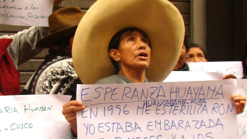 Demonstrationen, Workshops, Gerichtsverfahren: Frauen, die Opfer von Zwangssterilisationen geworden sind, kämpfen seit 25 Jahren für die Anerkennung ihrer Rechte. © AMPAEF