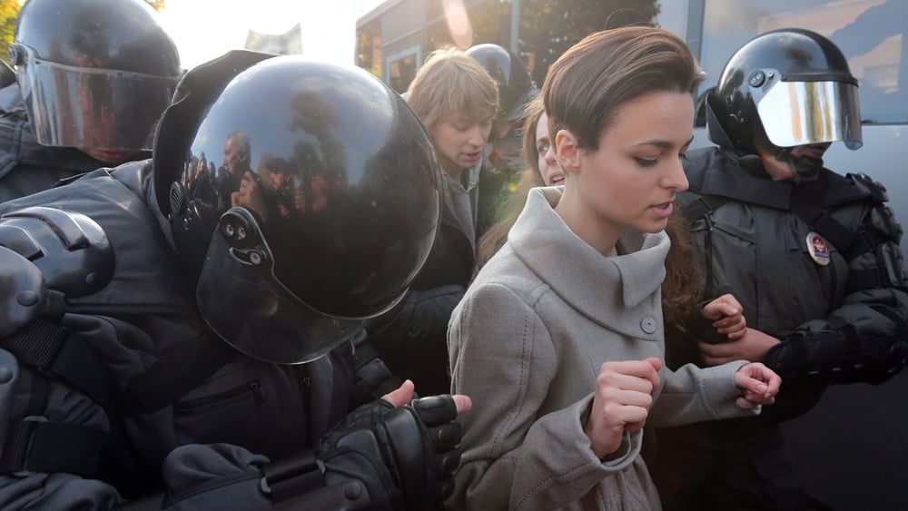 LGBTI*-Demonstrant*innen werden – wie hier 2013 in St. Petersburg – von der Polizei hart angefasst. © Keystone / Anatoly Maltsev
