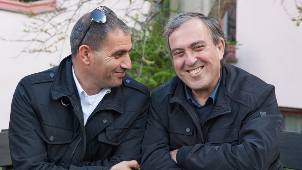 Bassam Aramin und Rami Elhanan fanden in der Trauer um ihre Töchter zueinander. Heute gehören sie zu den bekanntesten Gesichtern der israelisch-palästinensischen Friedensbewegung. © Katja Harbi