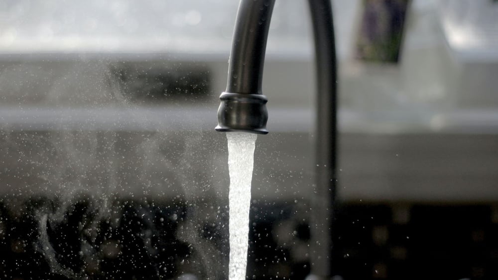 Zugang zu trinkbarem und ausreichendem Wasser ist ein Menschenrecht, das aber noch längst nicht für alle erfüllt ist . ©  Imani @spider_mani