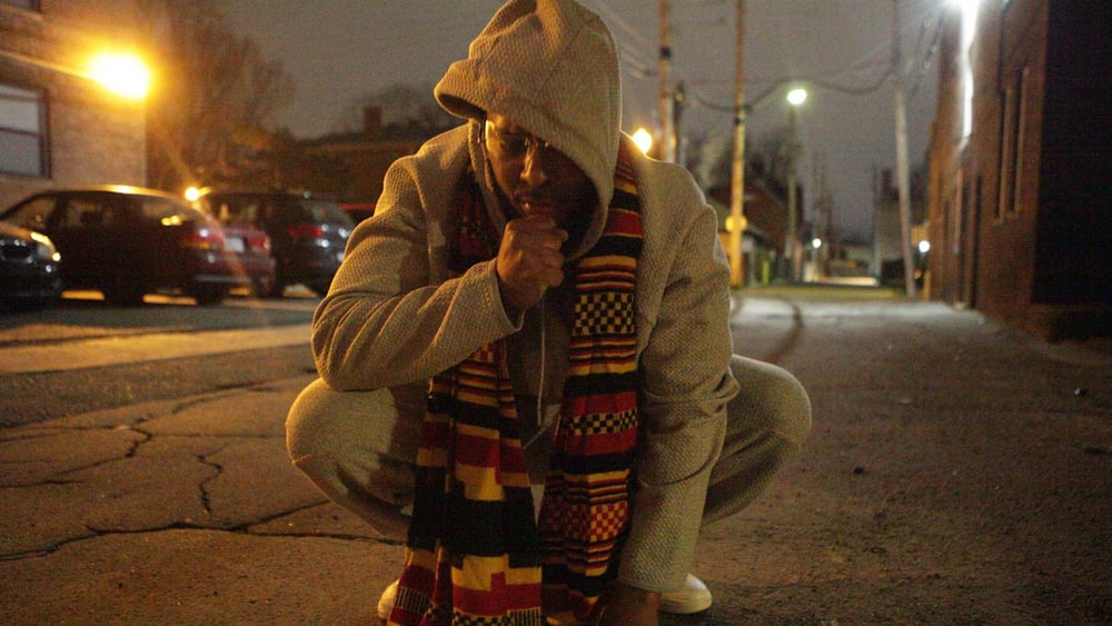 Mit seinen im Gefängnis entstandenen Songs will El Bently 448 auch anderen Kraft geben. © DJC Records