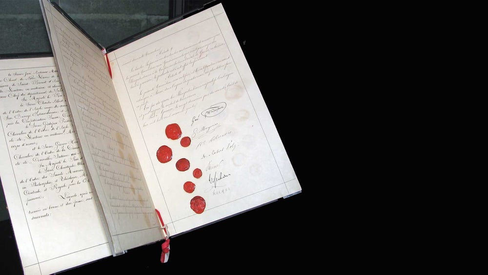 Die Genfer Konventionen sind eine essenzielle Komponente des humanitären Völkerrechts. Im Bild ein Faksimile des Originals des ersten Genfer Abkommens von 1864. 1949, nach dem Ende des Zweiten Weltkrieges, wurden  die vier überarbeiteten und ergänzten Genfer Abkommen verabschiedet, die auch heute noch in Kraft sind.© Kevin Quinn / Flickr