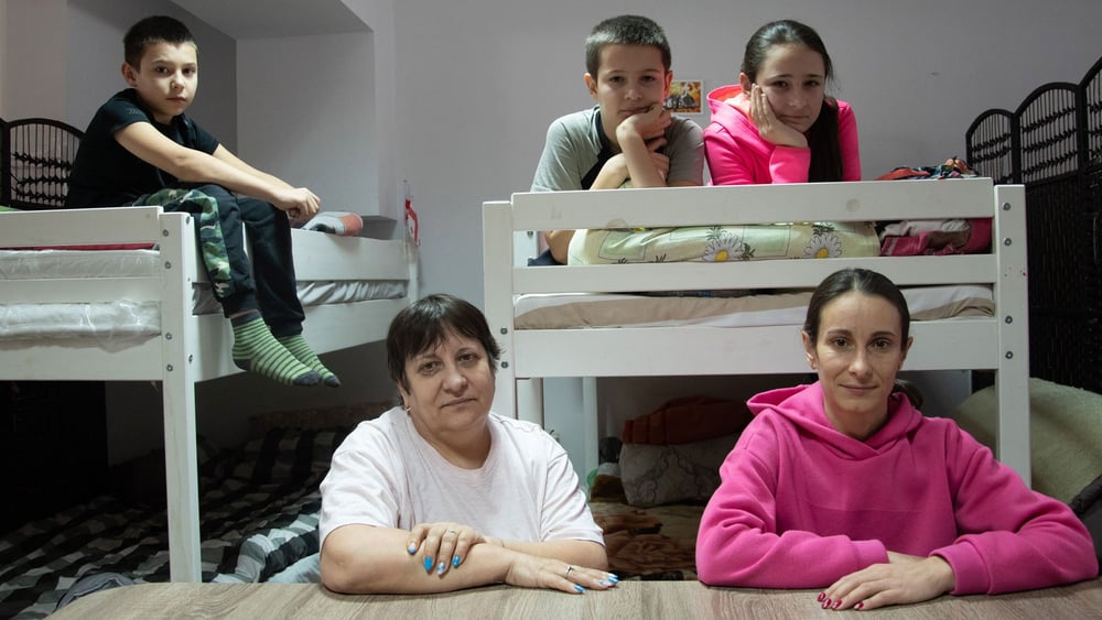 Familie Bondar ist dankbar für die Arbeit von Diana Jurna, die das Zentrum in Chisinau mit aufgebaut hat. © Tigran Petrosyan