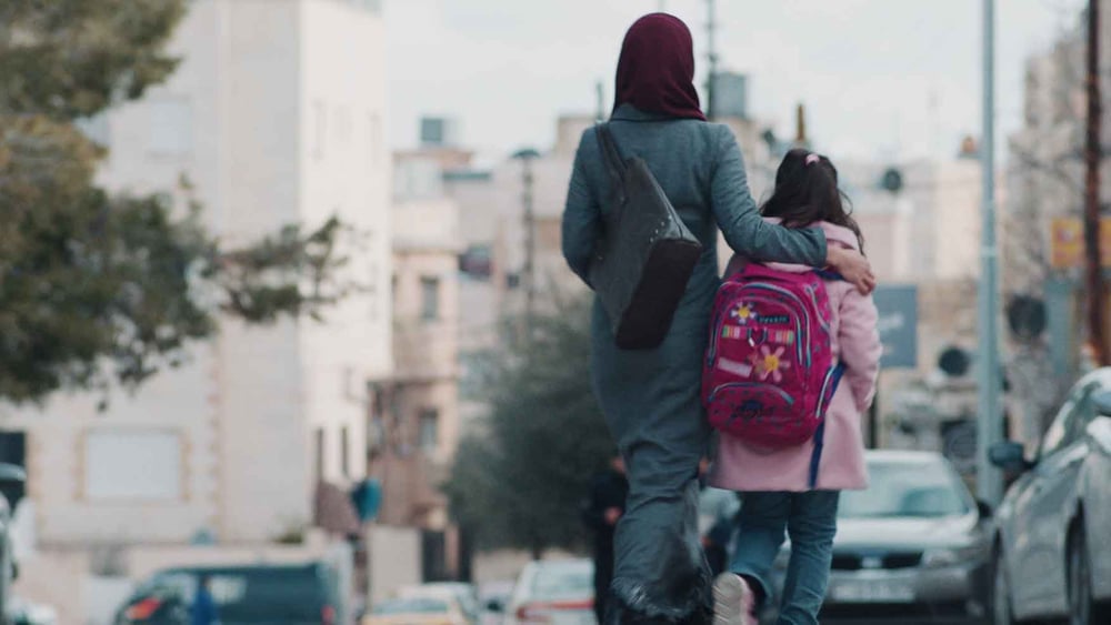 Nach dem Tod ihres Mannes kämpft Nawal dafür, ihre Tochter und ihre Wohnung behalten zu können. © trigon