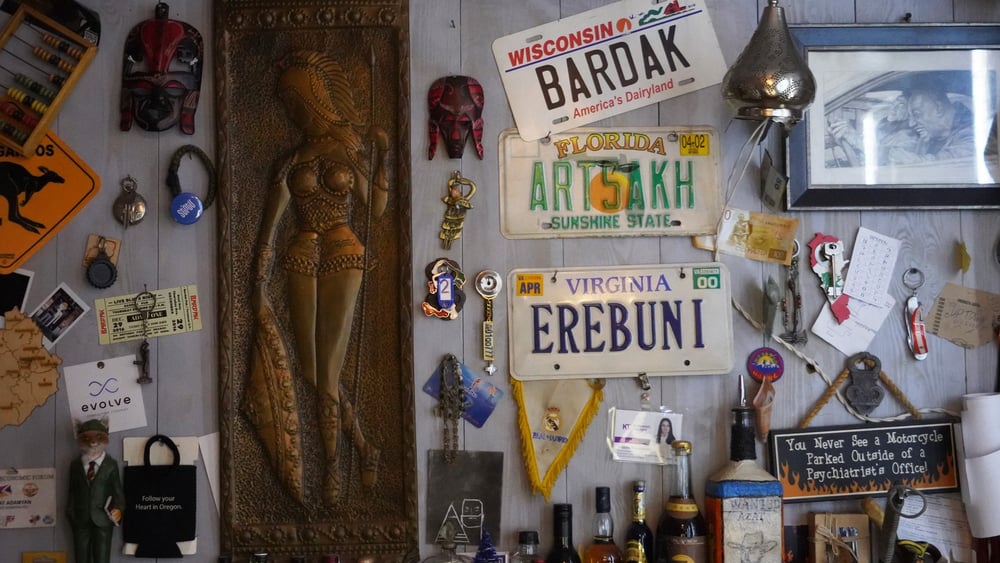 In der Bar Bardak erinnern viele Gegenstände an Arzach. © Yohan Châble