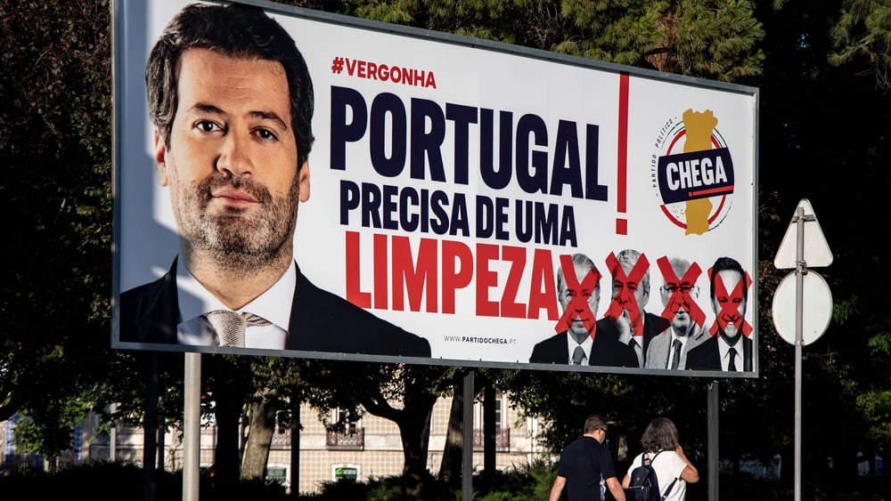 Mit dem Slogan «Portugal braucht eine Reinigung» spielte André Ventura auf das Bild eines von Korruption und Immigration «verunreinigten» Landes an. © Emmanuele Contini/imago