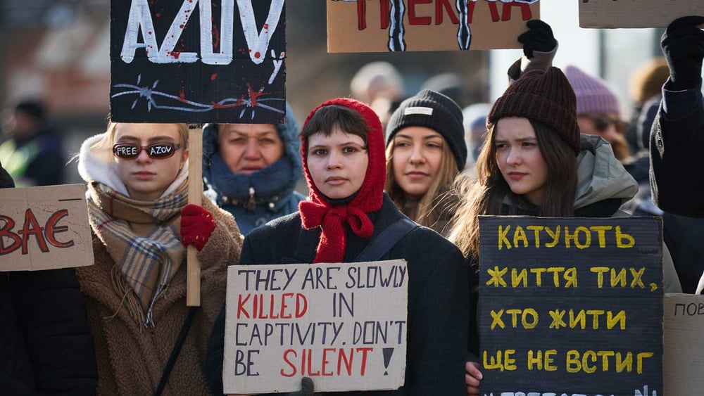 Kundgebung zur Unterstützung ukrainischer Kriegsgefangener von Mariupol am 9. Februar 2025 in Kiew, Ukraine © Foto von hurricanehank/Global Images Ukraine via Getty Images