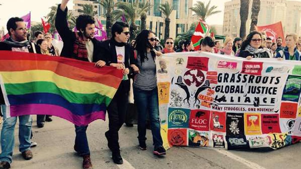 Umzug von LGBTI-AktivistInnen am Weltsozialforum in Tunis im März 2015 © Grassroots Global Justice Alliance