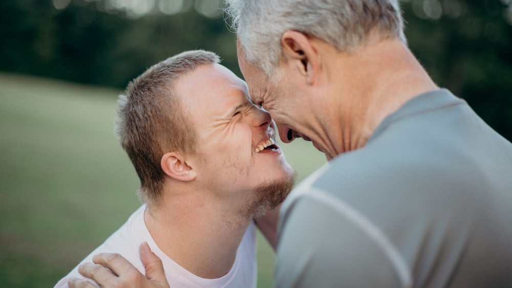 Ein möglichst selbstbestimmtes Leben für Menschen mit Behinderungen: Das müsste das Ziel einer jeden Gesellschaft sein. © unsplash / Nathan Anderson