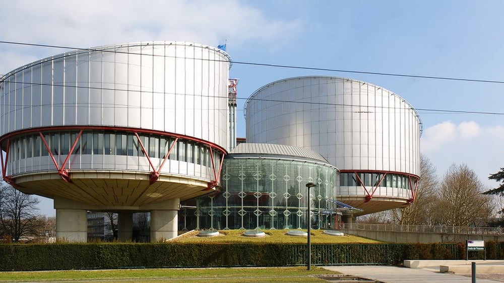 Bild des Gebäudes vom Europäischen Gerichtshof für Menschenrechte in Strassburg.