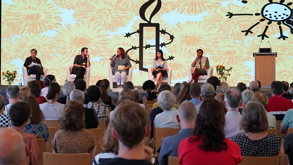 Spannendes Podium mit hochkarätigen Gästen: Amnesty feiert 60 Jahre Geburtstag. © Amnesty International / Jonathan Hoppler.