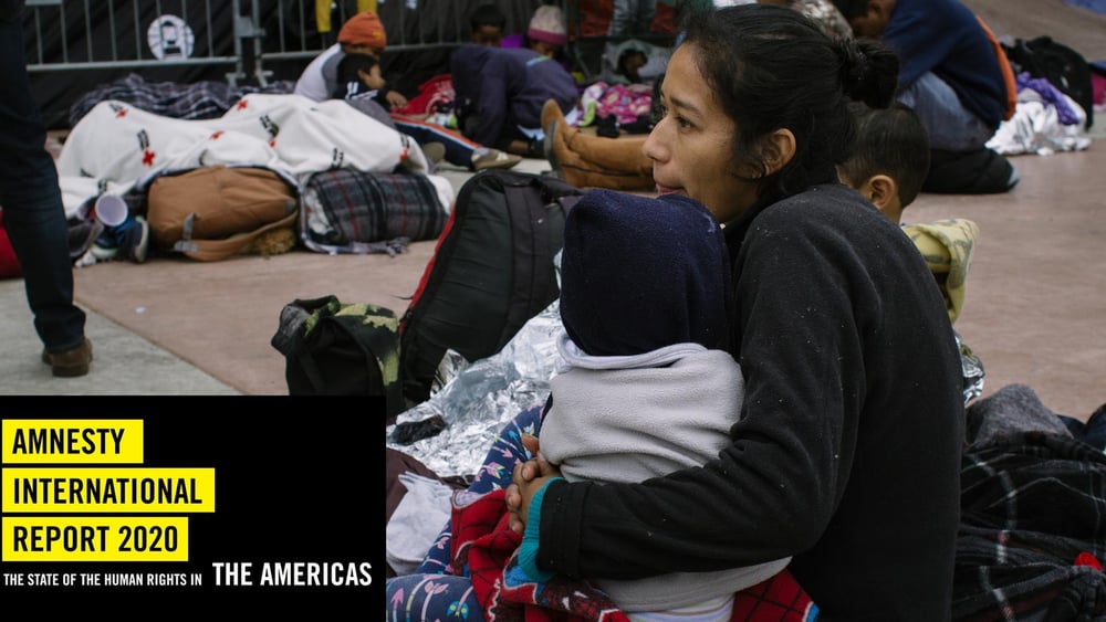 Zehntausende Menschen flohen vor der in ihren Ländern herrschenden Gewalt, Armut und Ungleichheit Richtung Norden.  Für viele – wie für diese Frau und ihr Kind – bedeutete Tijuana an der mexikanischen Grenze zu den USA aber das vorläufige Ende der Reise. © 	Sergio Ortiz/Amnesty International