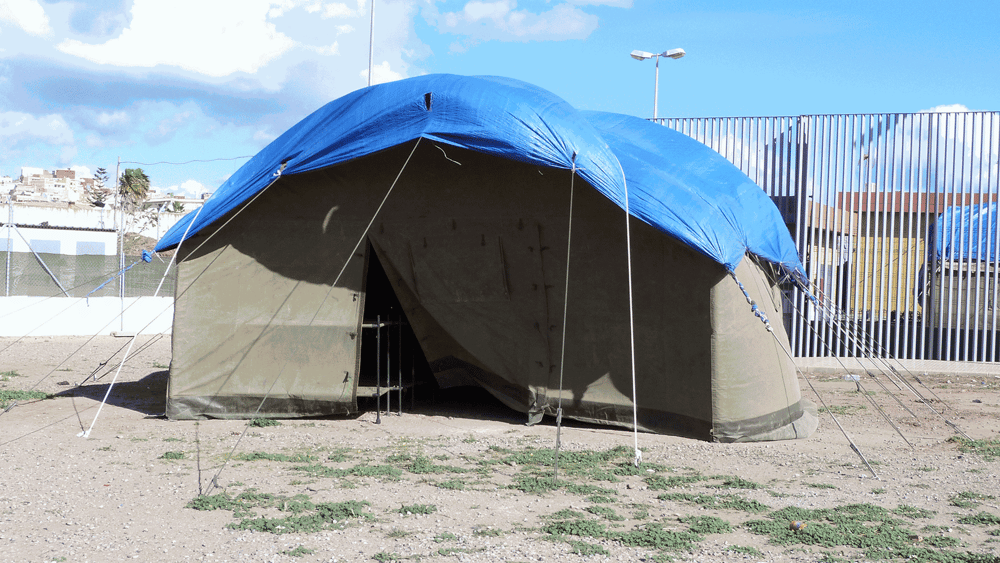 Actuellement, le Secrétariat d’Etat aux migrations accélère les renvois en traitant prioritairement les cas Dublin plutôt que de favoriser l’intégration des réfugié·e·s venu·e·s de zones de conflits. © Amnesty International