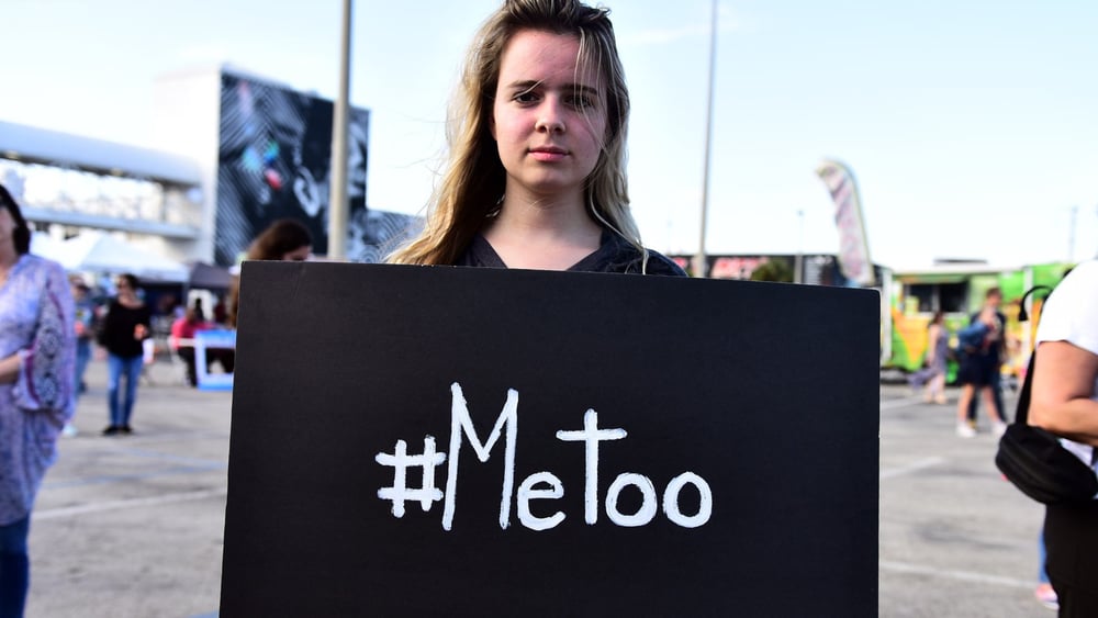 Des millions de personnes dans le monde se sont ralliées derrière le hashtag #MeToo (ici lors d’une manifestation à Miami le 22 janvier 2018), protestant contre le harcèlement et les violences sexuelles subies par les femmes. © Hayk_Shalunts/Shutterstock.com