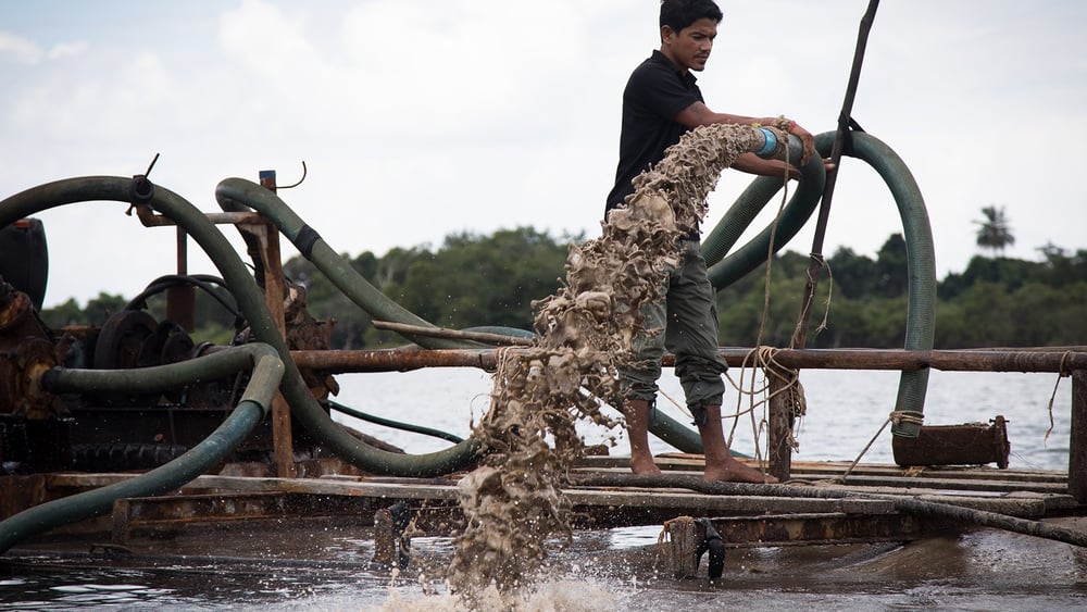 La majorité du sable extrait au Cambodge est vendue à l’étranger. En 2016, le pays a exporté 7,4 millions de tonnes de sable, selon les statistiques de l'ONU. © Clément Bürge