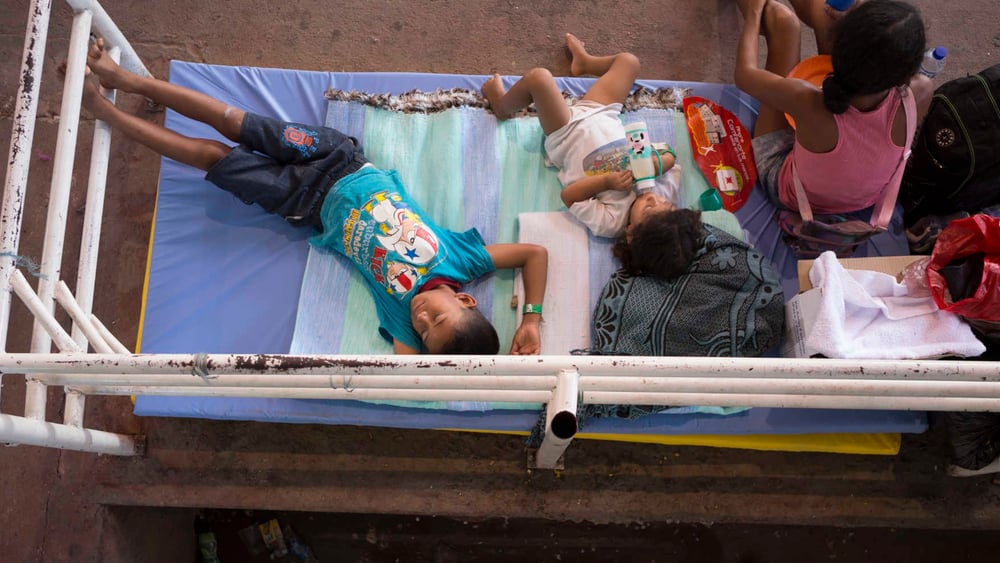 La population vénézuélienne est confrontée au manque de nourriture, d'électricité, de médicaments et de soins médicaux, survivre est devenu un combat quotidien. ©  	Juan Pablo Cohen/  La Opinión