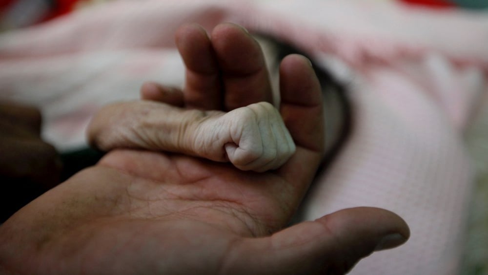 Au Yémen, un enfant meurt toutes les dix minutes d’une cause qui pourrait être évitée. La mort de la moitié des enfants de moins de cinq ans est provoquée par la malnutrition. © REUTERS/Mohamed al-Sayaghi