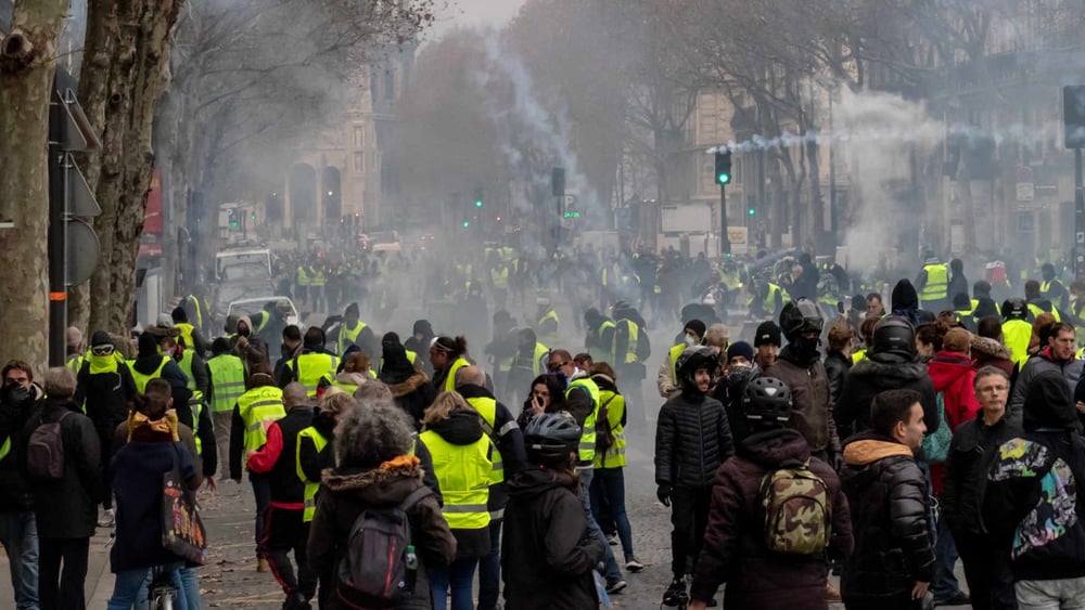 Apparu en octobre 2018, le mouvement des Gilets jaunes est exceptionnel en termes de mobilisation sociale. © Birdog Vasile-Radu / Shutterstock.com