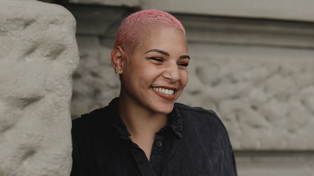 Eve Perrin mobilise la culture pour visibiliser les personnes queers. © Céline Egger