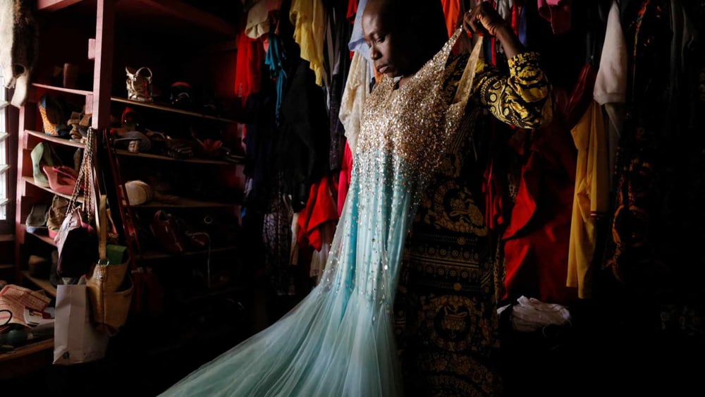 Va-Bene Elikem Fiatsi revendique son identité trans à travers son art, dans un pays qui opprime les minorités de genre. © Francis Kokoroko/REUTERS