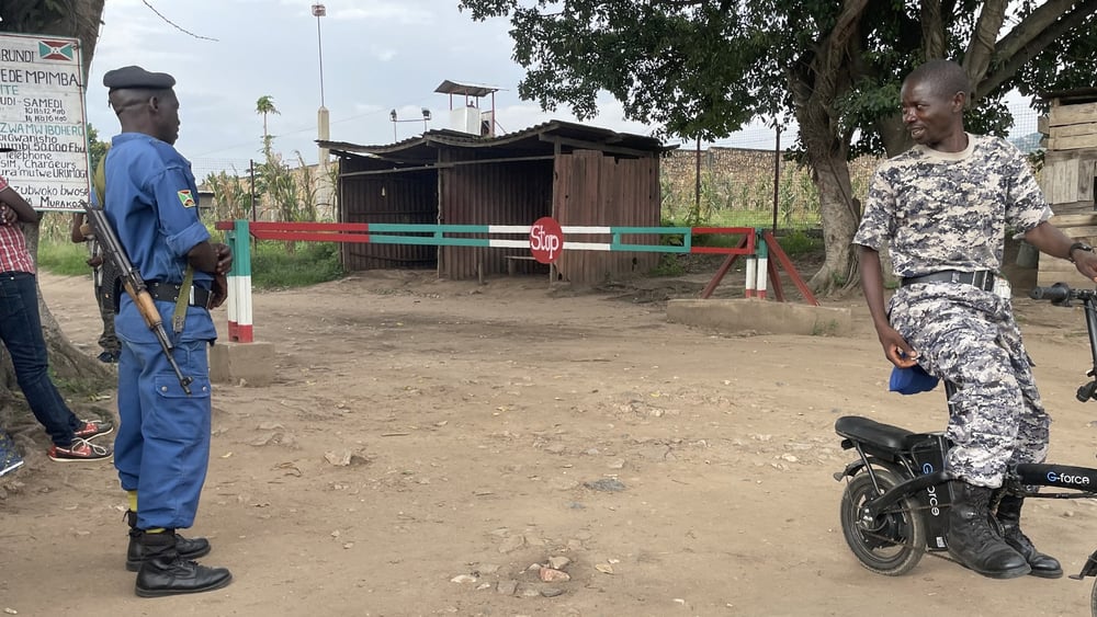 À quelques kilomètres du centre-ville de Bujumbura, la prison centrale de Mpimba abrite cinq fois plus de détenu·e·x·s que ce pour quoi elle est prévue. © Karoli Nzoribara